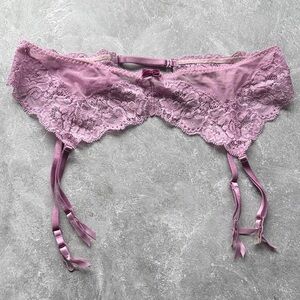 Victoria’s Secret silver label pink purple garter belt xs/s